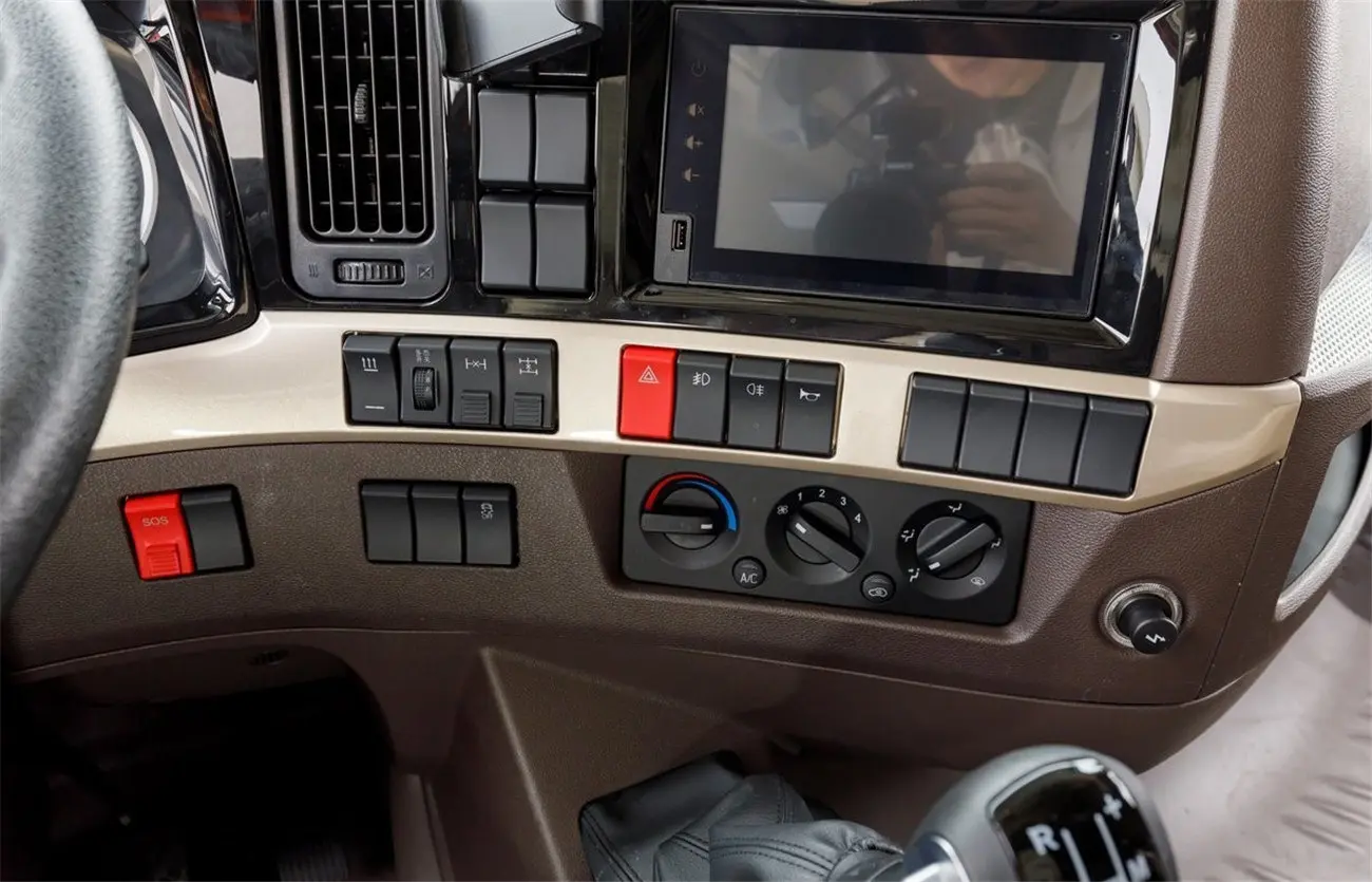 Eco-Friendly Heavy Hauler 6×4 H5EV Electric Truck06nh0