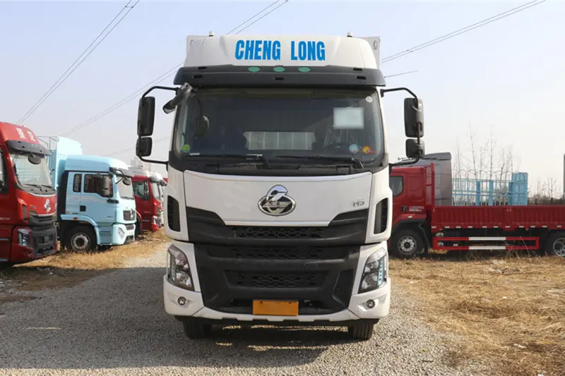 CHENGLONG 4X2 H5 CARGO Truck 02.jpg