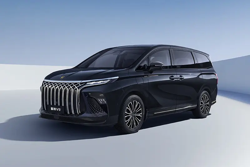 V9 Plug-In Hybrid MPV