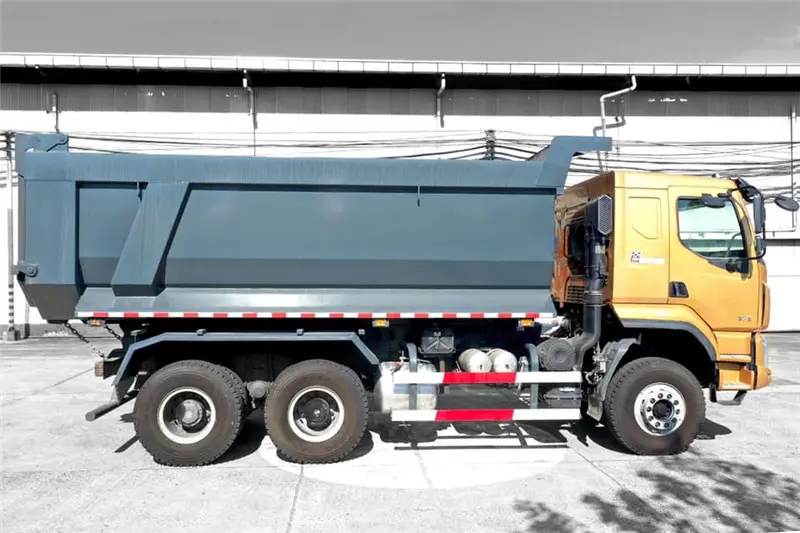 CHENGLONG 4X2 H5 CARGO Truck03fpg