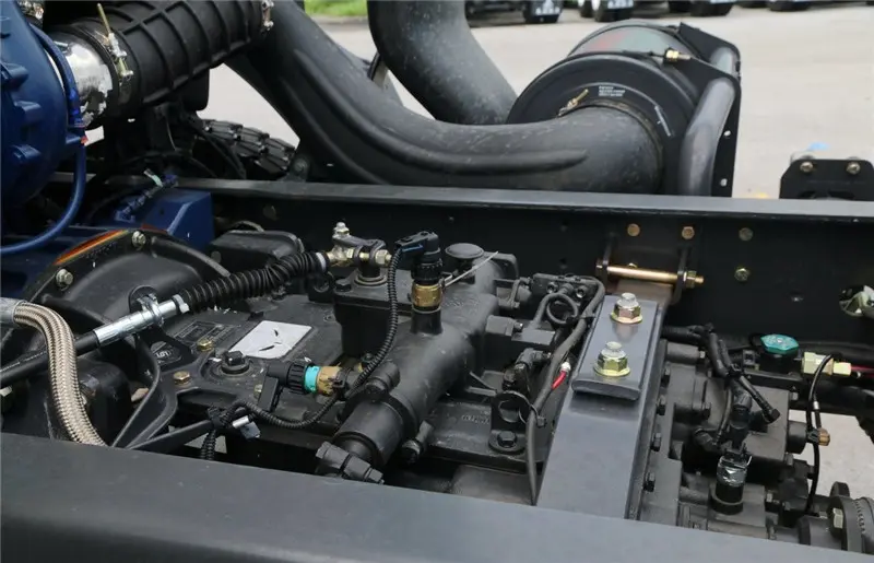 CHENGLONG 4X2 H5 CARGO Truck05las