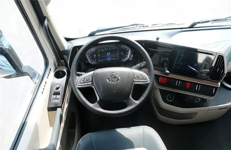 Eco-friendly Tractor 4×2 H5V Electric Tractor Truck101115