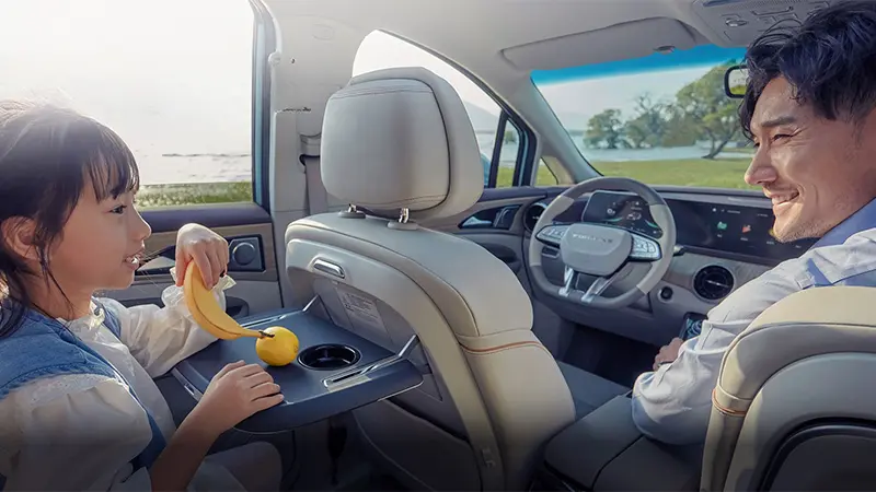 -Dongfeng-Forthing-M4-HEV-Hybrid-MPV-10